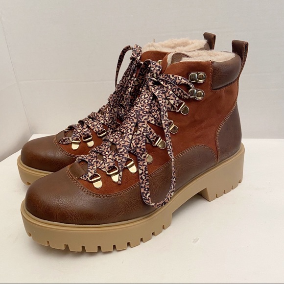 New in box Madden Girl lodge cognac chunky boots sz 10 with animal print laces - Picture 2 of 13